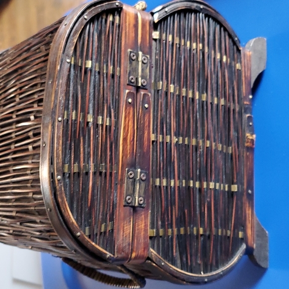 Wooden Oriental chest - Picture 5 of 14